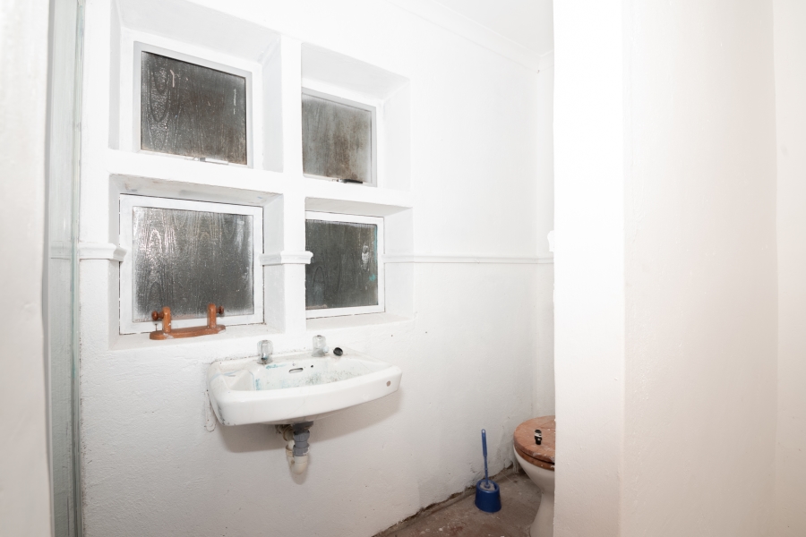 6 Bedroom Property for Sale in Pringle Bay Western Cape